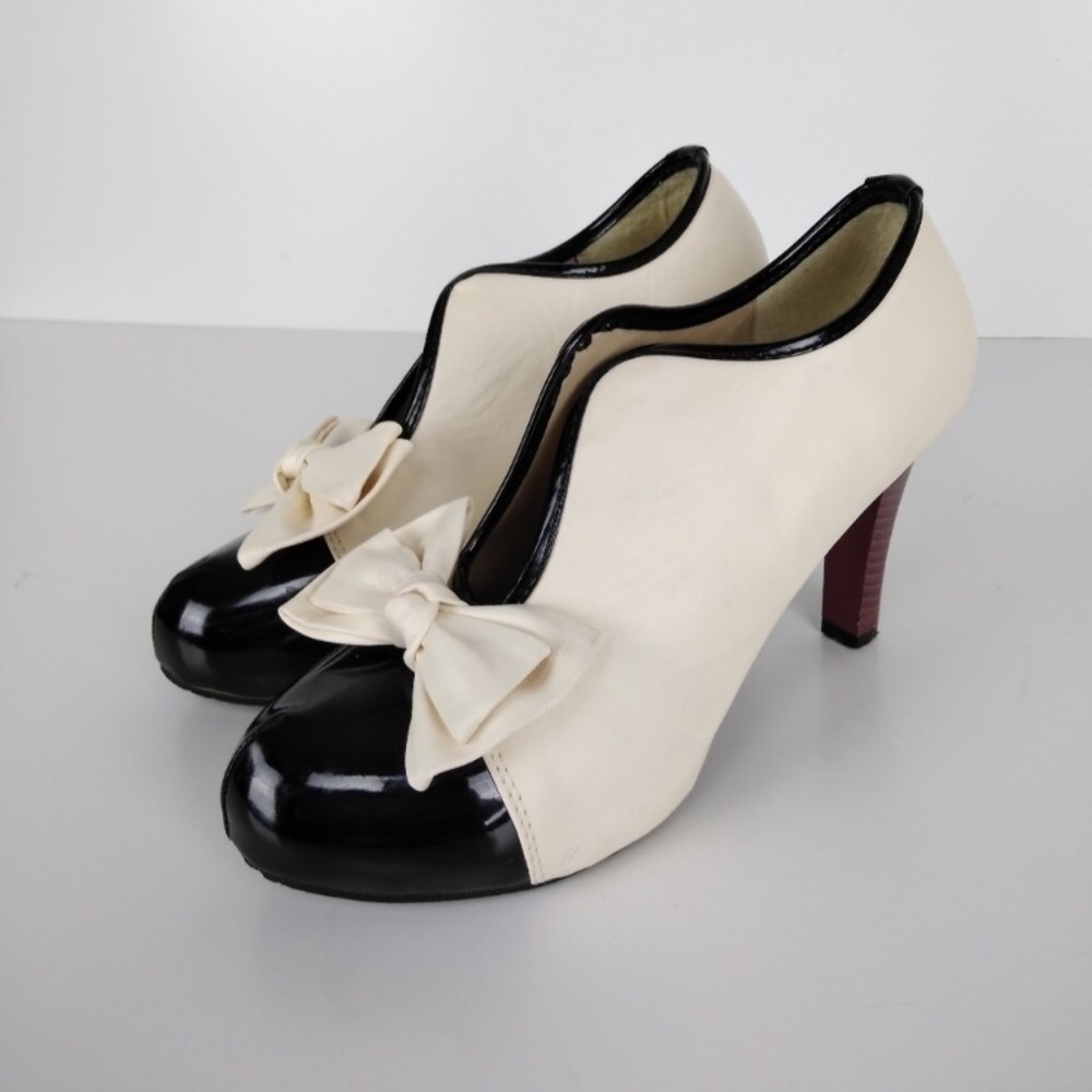 Bing lambskin leather white and black heels